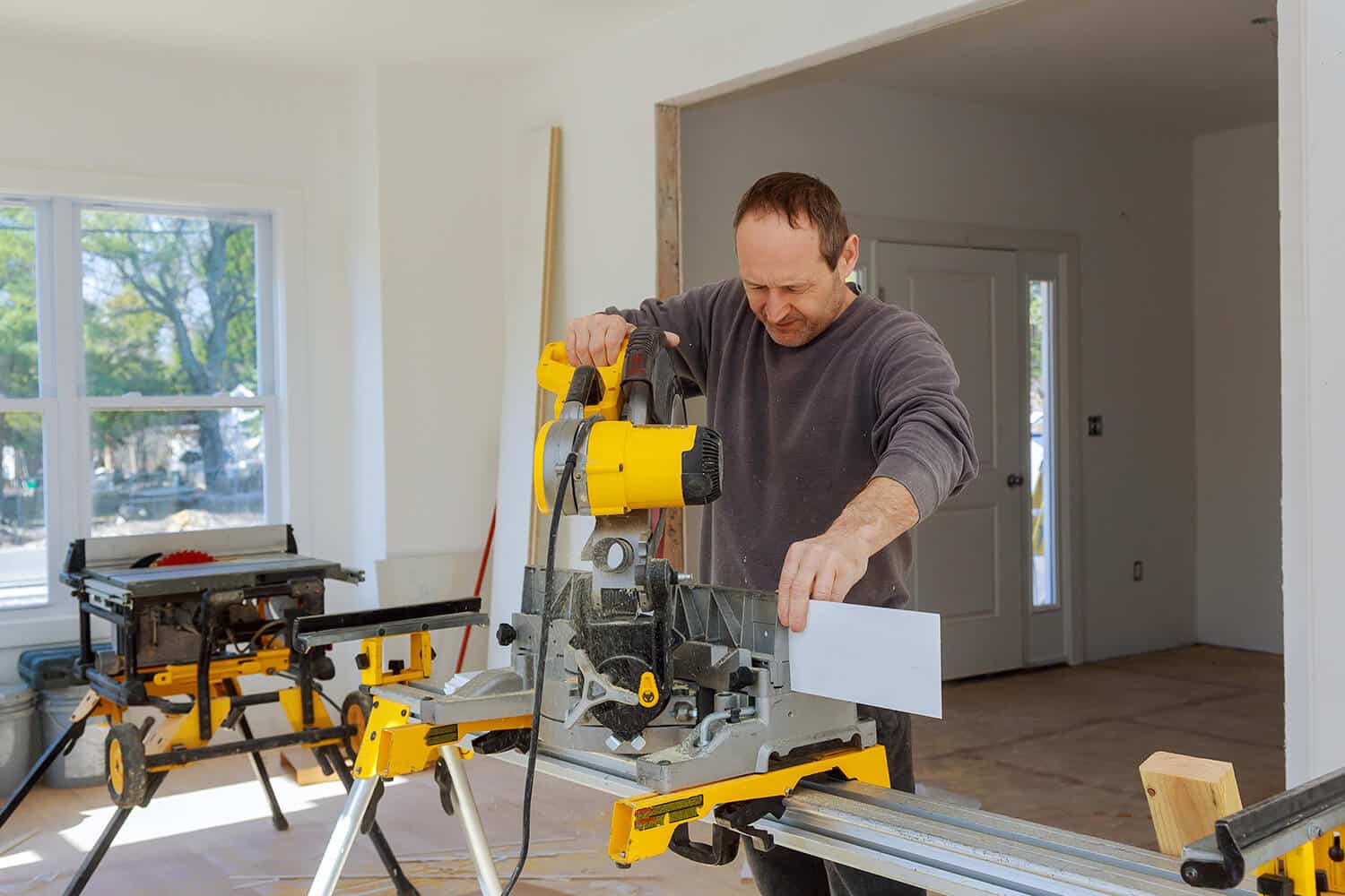 The Outside Corner Cuts Baseboards With A Miter Saw