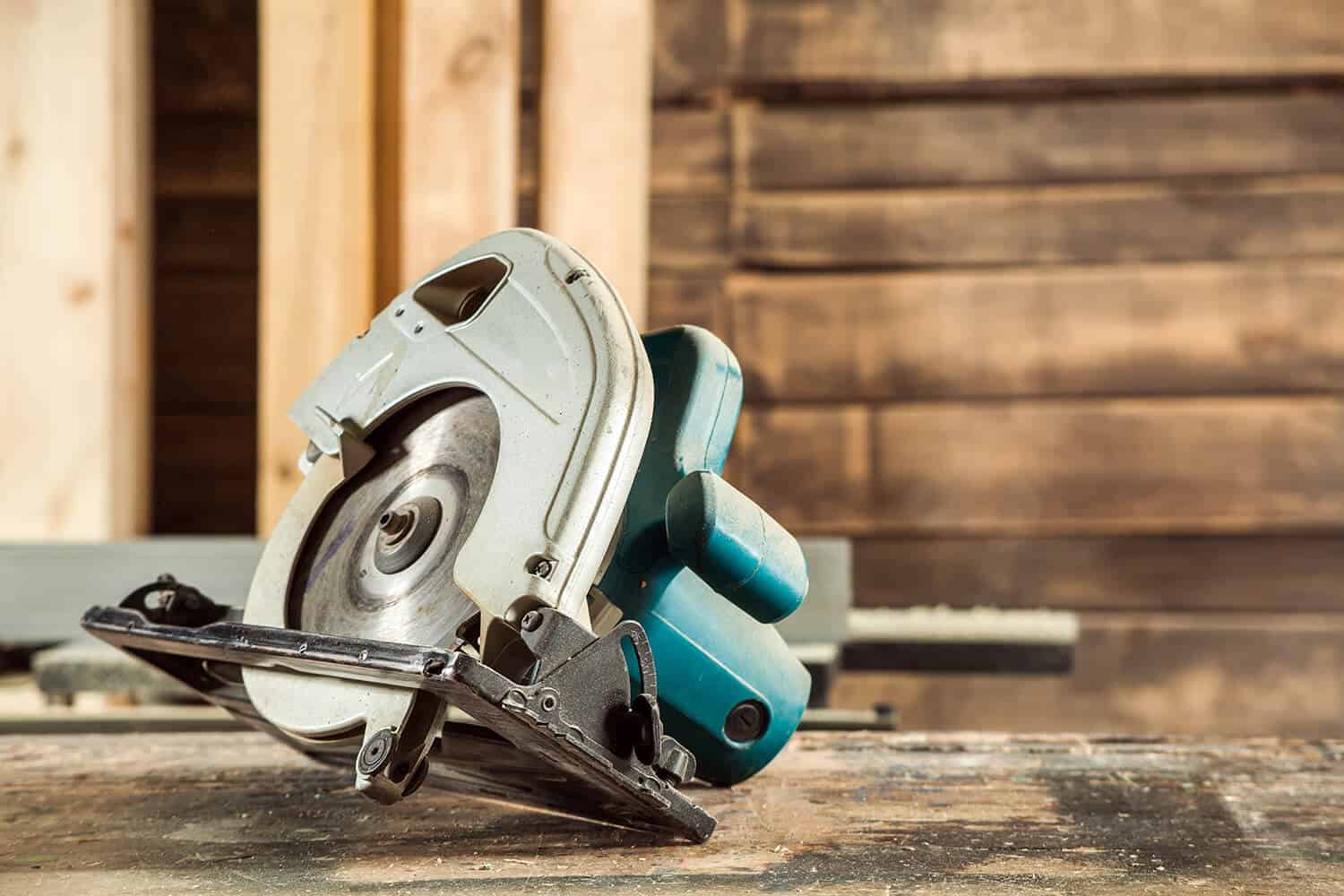 How to Cut Baseboard Corners Without a Miter Saw – The Tool Scout