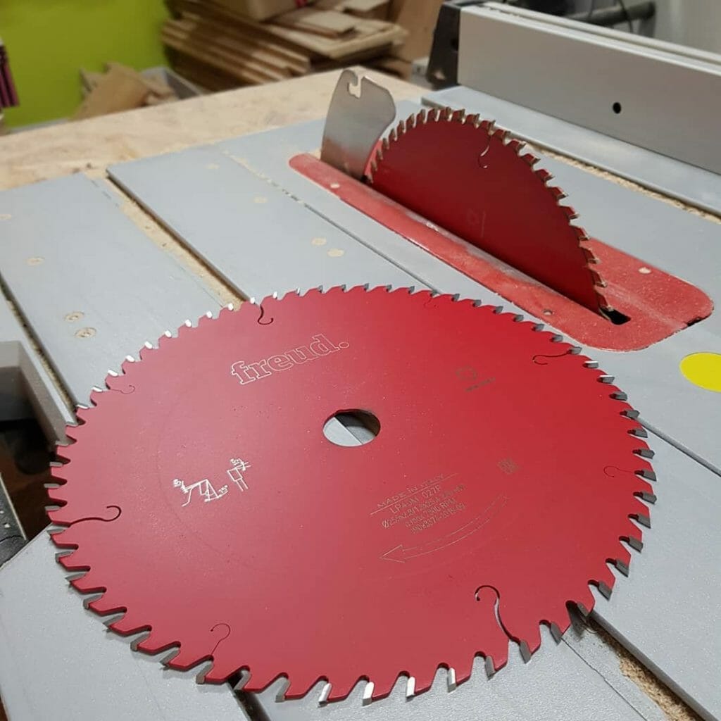 How To Tell Your Table Saw Blade Needs Sharpening