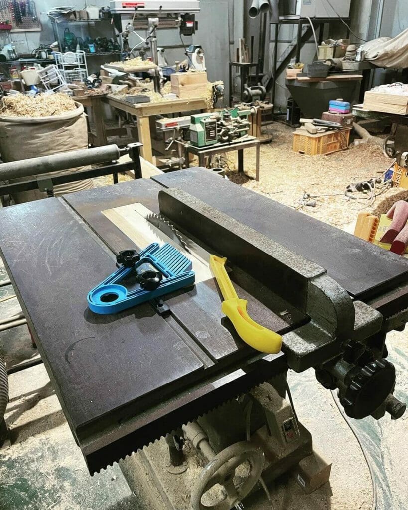 Cabinet Table Saw