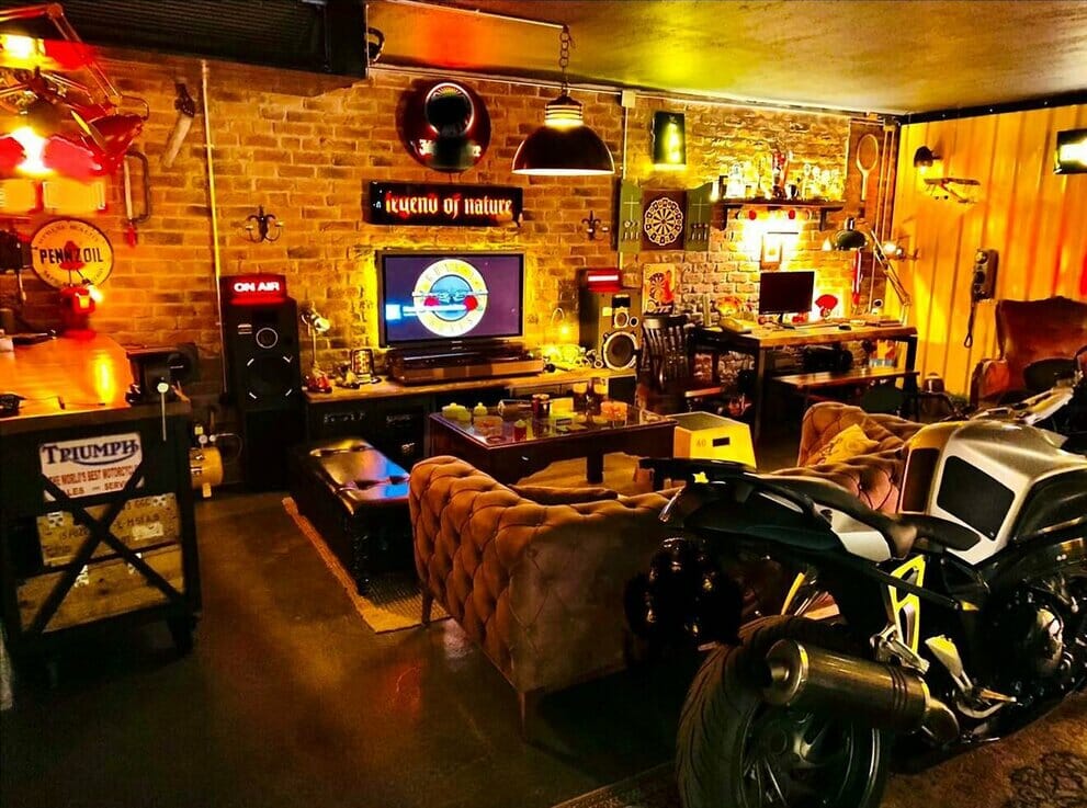 Garage Man Cave